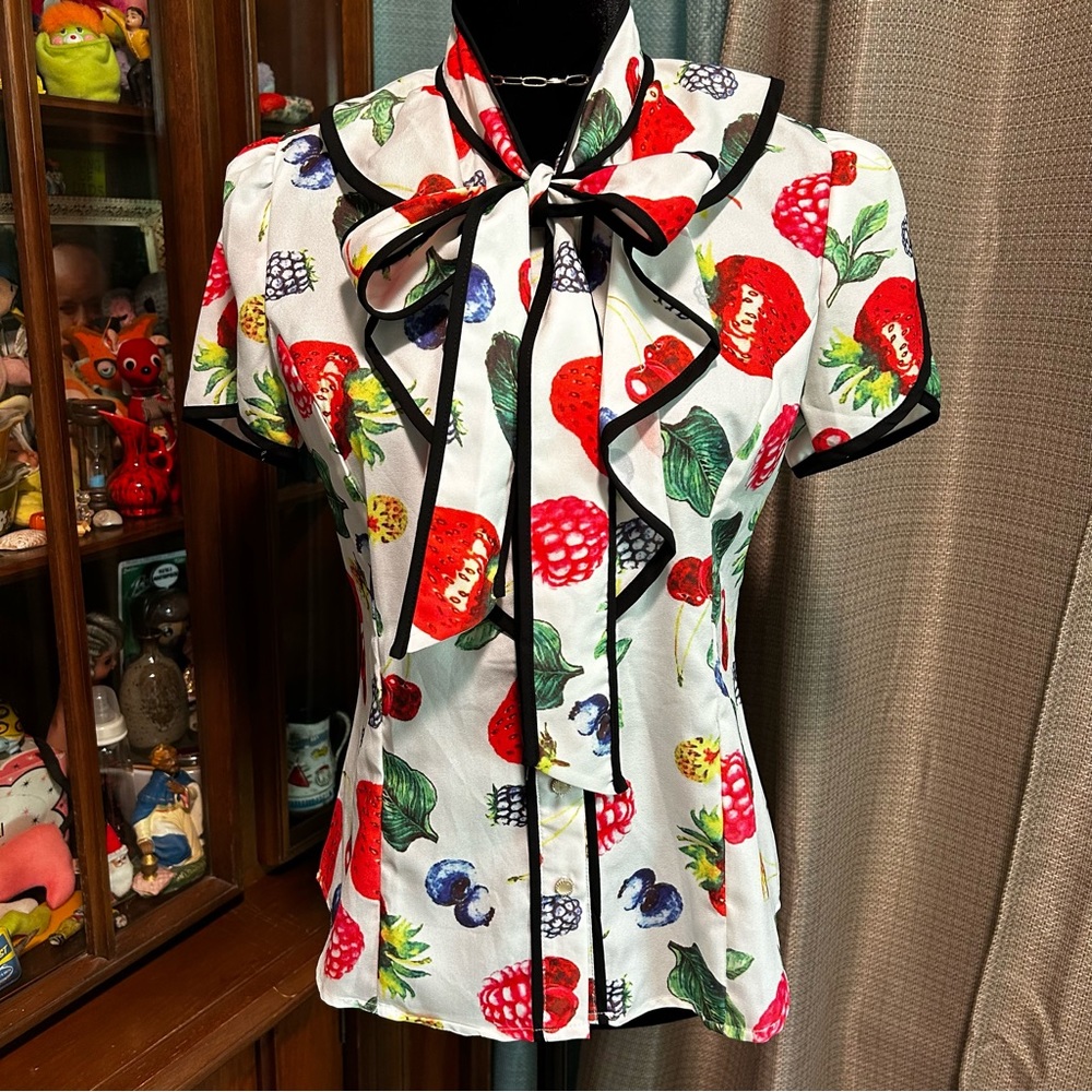 NWT 1940’s Style Bow Tie Fruit Blouse S